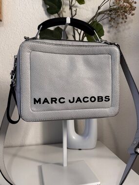Marc Jacobs THE BOX BAG in Grey / Gray Pebbled Leather Crossbody